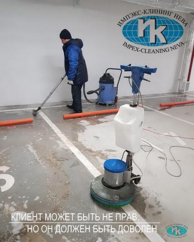 Уборка паркингов фото персонала за работой