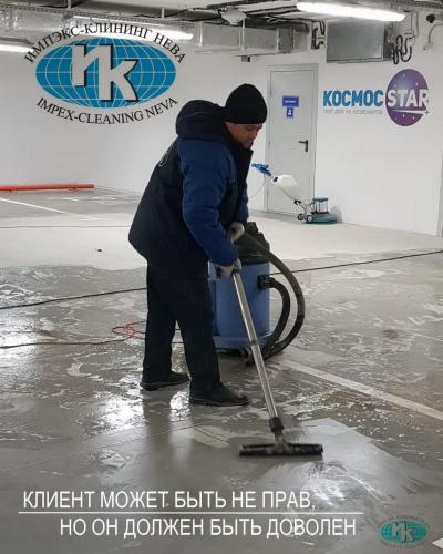 Уборка паркингов фото персонала за работой