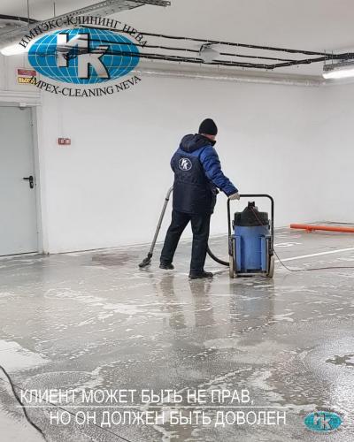 Уборка паркингов фото персонала за работой