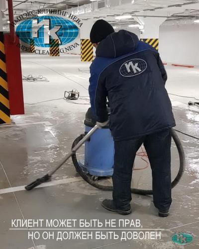 Уборка паркингов фото персонала за работой