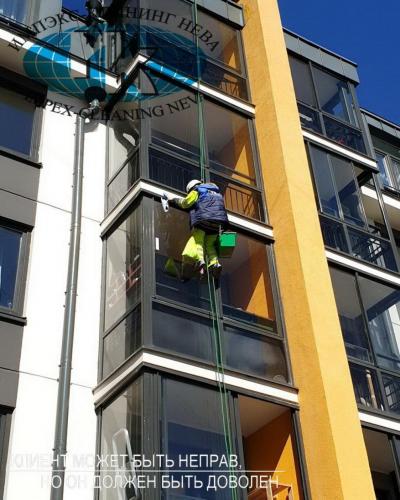 Моем фасады многоквартирных домов на любой высоте